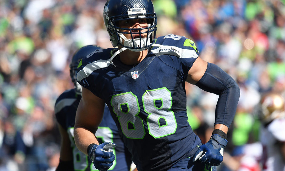 September 25, 2016: Seattle Seahawks Tight End Jimmy Graham (88) [9337] celebrates his touchdown catch in the 2nd quarter during an NFL game between the Seattle Seahawks and San Francisco 49ers at CenturyLink Field in Seattle, WA. (Photo by Nick Wosika/Icon Sportswire)