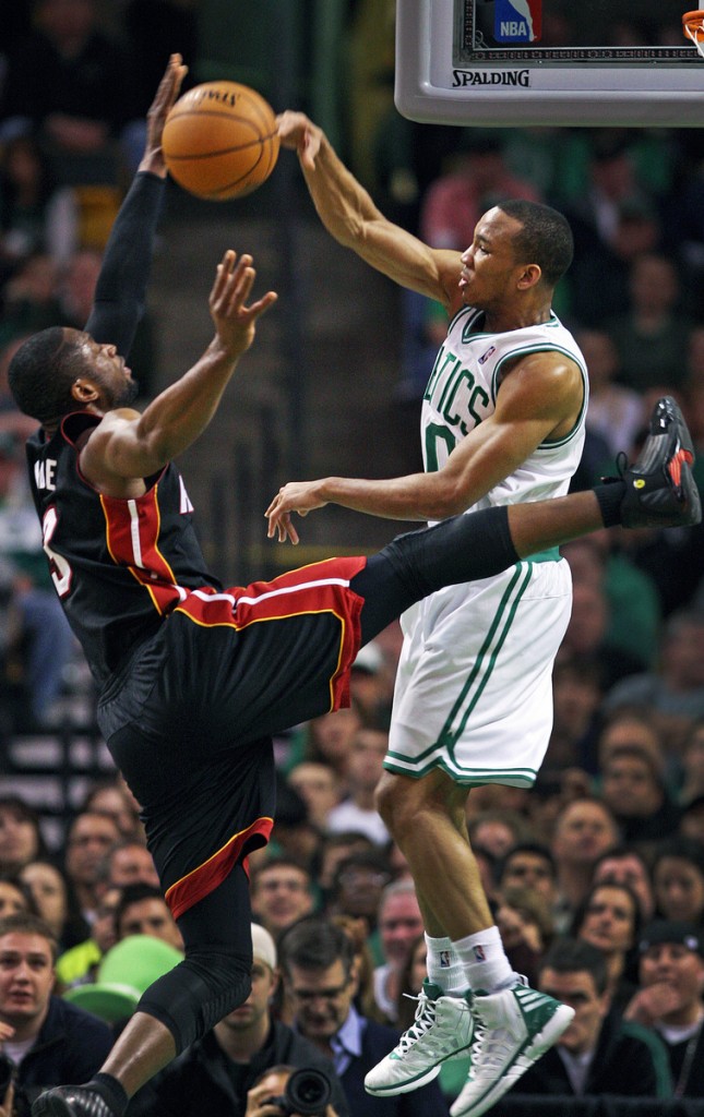 avery bradley blocks dwyane wade