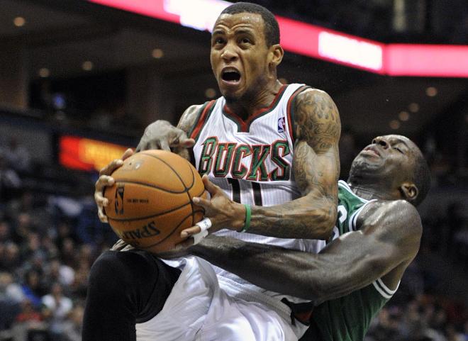 29501021-ap_celtics_bucks_basketball