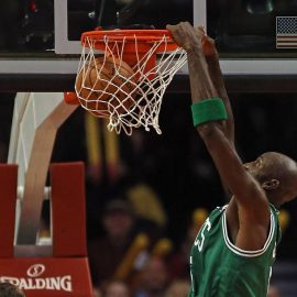 garnett alley oop bulls