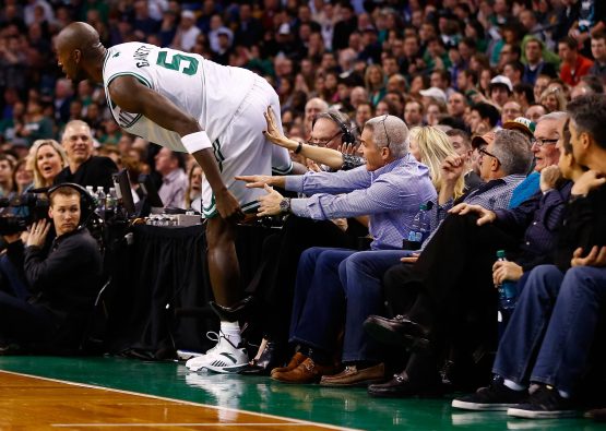 kevin garnett jumps table