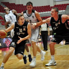 colton iverson besiktas 6