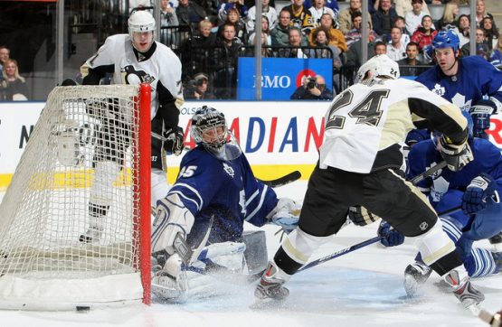 7020ba45f1e1191704e3d202709662ca-getty-83388730ds014_pens_leafs