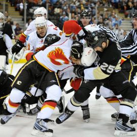 9cfdf44bfe18338e00a6a57c64e15663-getty-84628203js007_calgary_flame