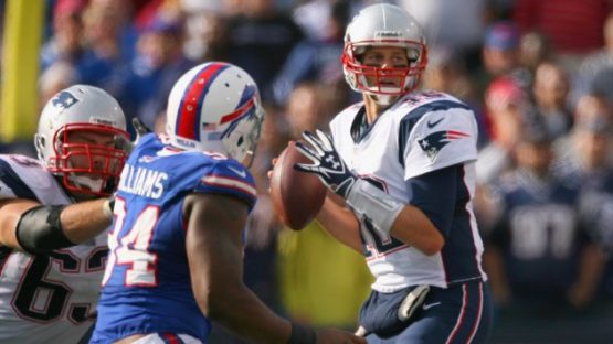 brady throwing bills