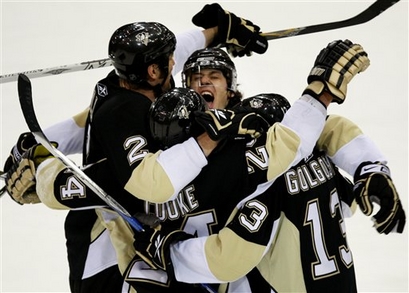 capt.18f715181ba543d0993d60de067b2a22.ducks__penguins_hockey_pagp101
