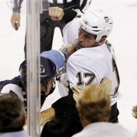 capt.89b1c4e1048043fc8ae6bb423612dd45.penguins_panthers_hockey_bac101