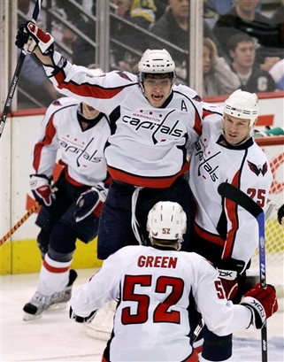 capt.96b7e2b438cf4f2e9033f9cf6949640b.capitals_penguins_hockey_pagp105