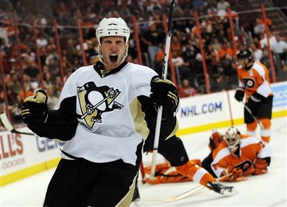 capt.b50d61aca06241c3acd229583b6bd235.penguins_flyers_hockey_pamp102