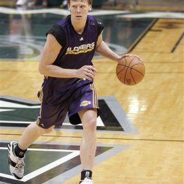 lakers_karl_basketball