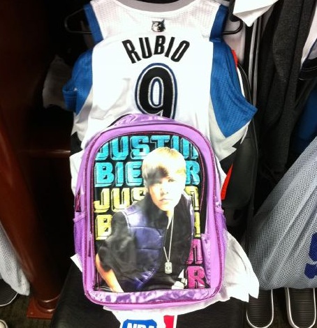 ricky-rubio-justin-bieber-backpack