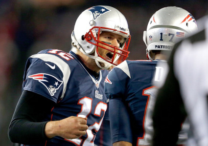 tom brady leading huddle
