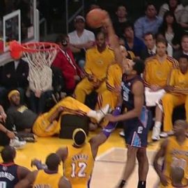 henderson-dunks-on-dwight-howard