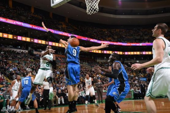 Rondo pass to zeller