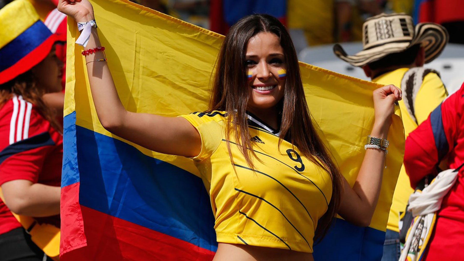 colombia-fans-01-gq-20jun14_pa_b_1083x658