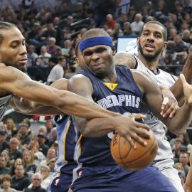 Memphis Grizzlies v San Antonio Spurs - Game One