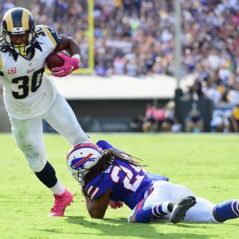 Buffalo Bills v Los Angeles Rams