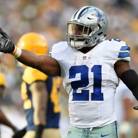 Dallas Cowboys v Green Bay Packers