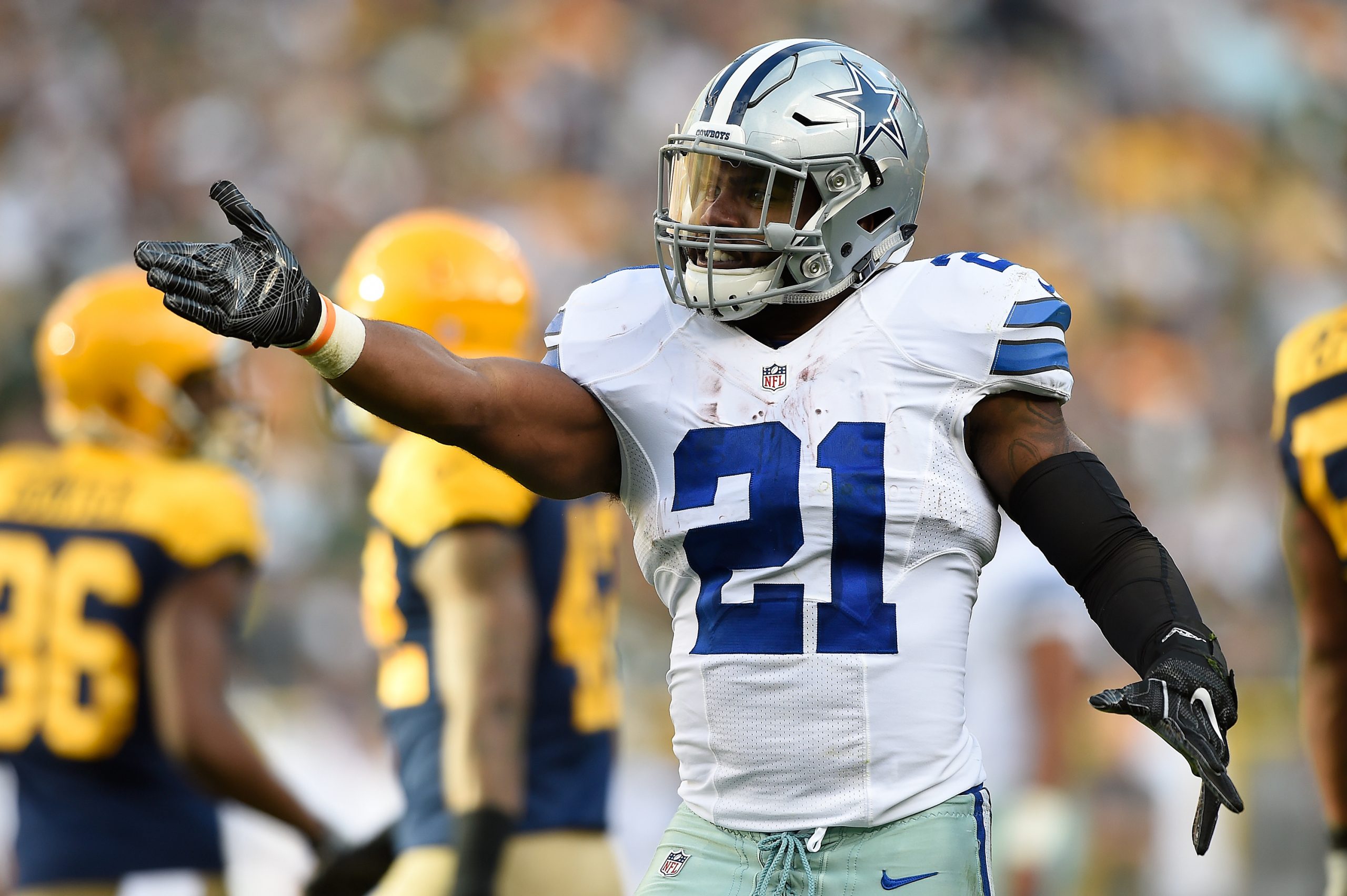 Dallas Cowboys v Green Bay Packers