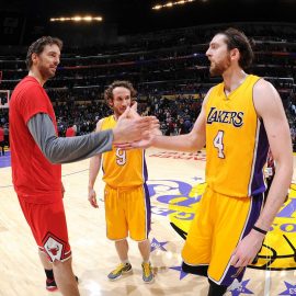 Chicago Bulls v Los Angeles Lakers
