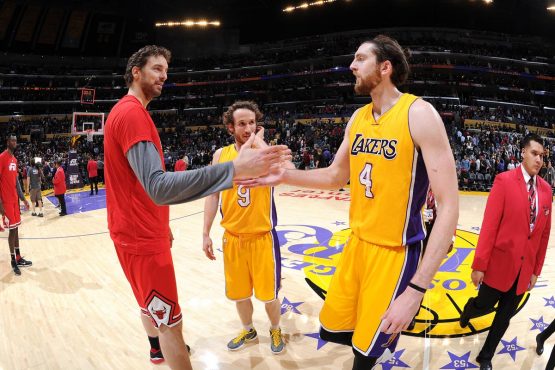Chicago Bulls v Los Angeles Lakers