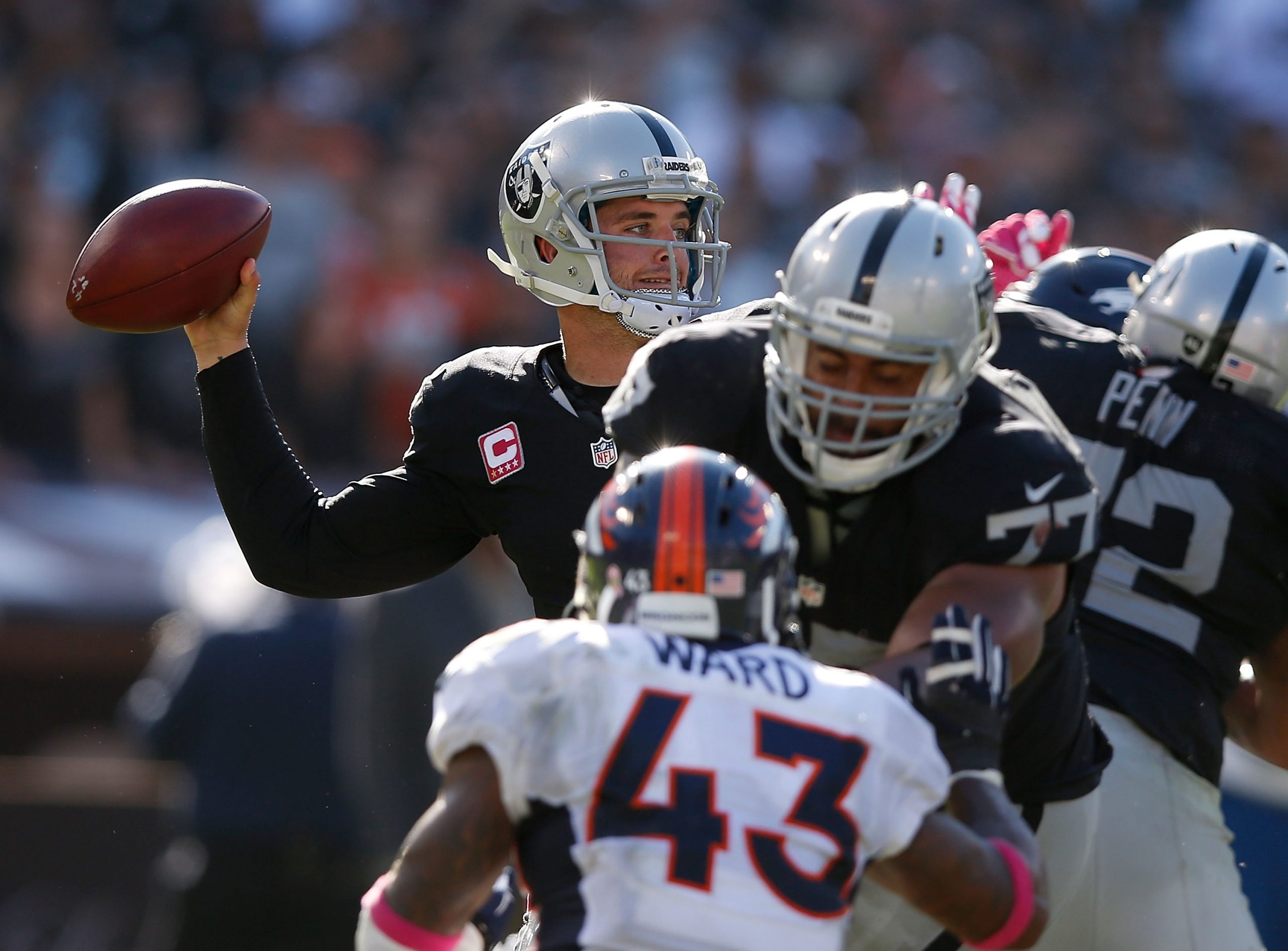 Denver Broncos v Oakland Raiders