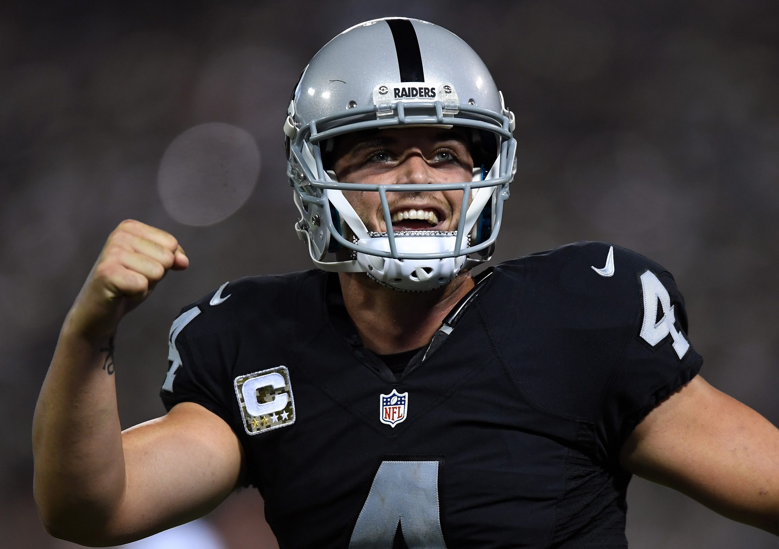 Comparing Derek Carr to Aaron Rodgers