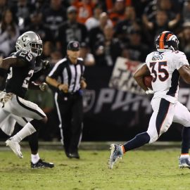 Denver Broncos v Oakland Raiders
