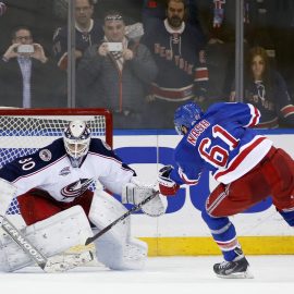 hc-nhl-blue-jackets-at-rangers-20150222