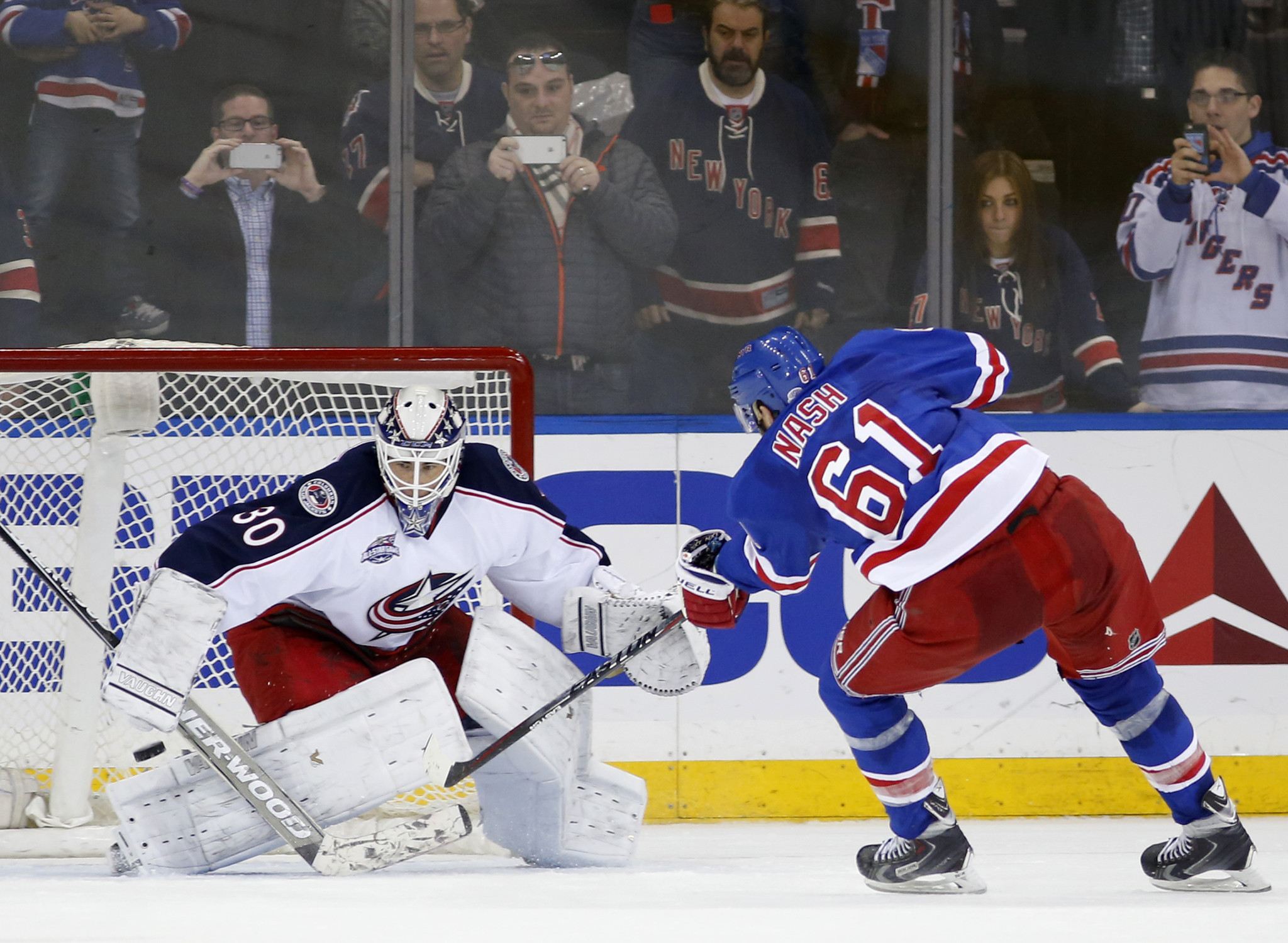hc-nhl-blue-jackets-at-rangers-20150222