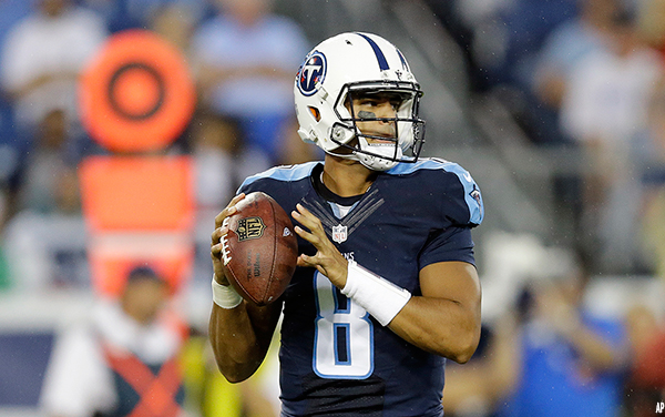 Chargers Titans Football