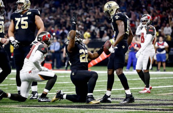 9767313-michael-thomas-mark-ingram-nfl-tampa-bay-buccaneers-new-orleans-saints-850x560