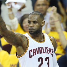 cleveland-cavaliers-vs-toronto-raptors-may-25-2016-4fe14356de9ec740