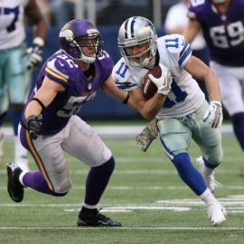 cole-beasley-chad-greenway-nfl-minnesota-vikings-dallas-cowboys-590x900