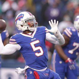 Miami Dolphins v Buffalo Bills