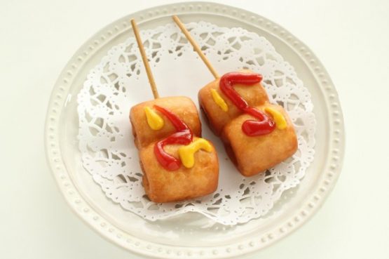 8-hot-dogs-blanket-skewer-shutterstock_230561239