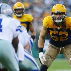 at Lambeau Field on October 16, 2016 in Green Bay, Wisconsin.
