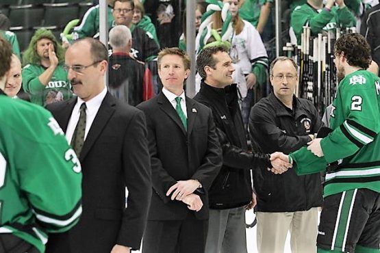 und-head-coach-dave-hakstol