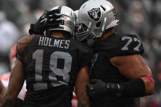 Kansas City Chiefs v Oakland Raiders