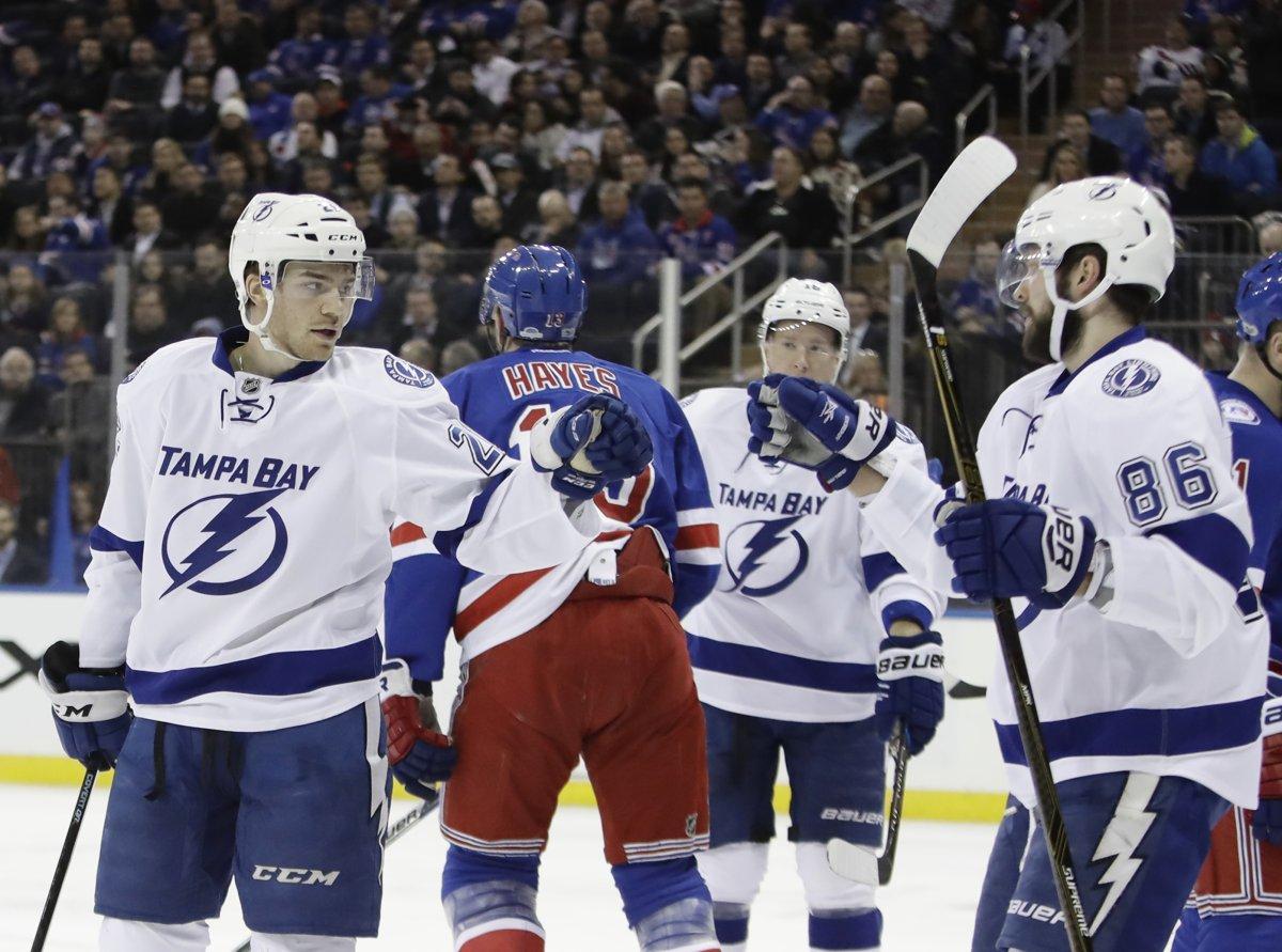 lightnint-rangers-hockey