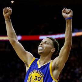 Steph Curry gets a fat extension