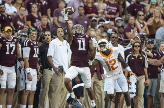 9596372-josh-reynolds-ncaa-football-tennessee-texas-a-m-850x560