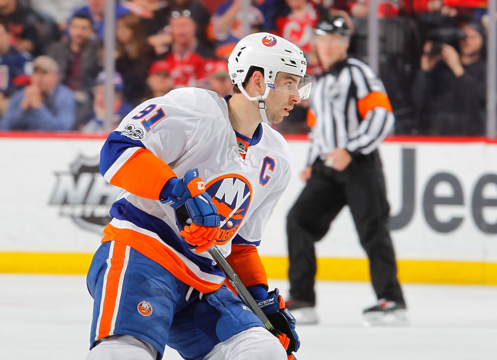NEWARK, NJ - FEBRUARY 18: John Tavares #91 of the New York Islanders in action against the New Jersey Devils on February 18, 2017 at Prudential Center in Newark, New Jersey. The Devils defeated the Islanders 3-2. (Photo by Jim McIsaac/Getty Images)