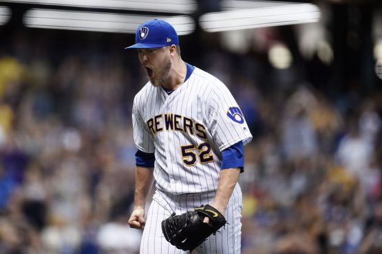Los Angeles Dodgers v Milwaukee Brewers