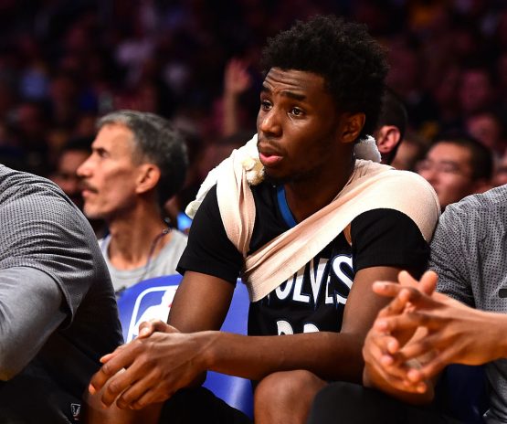 Minnesota Timberwolves v Los Angeles Lakers