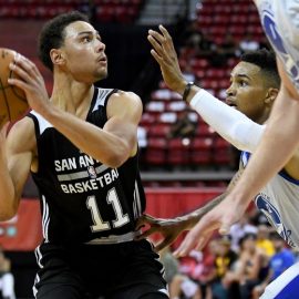 bryn-forbes-nba-summer-league-san-antonio-spurs-vs-golden-state-warriors-801x560
