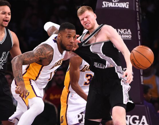 San Antonio Spurs v Los Angeles Lakers