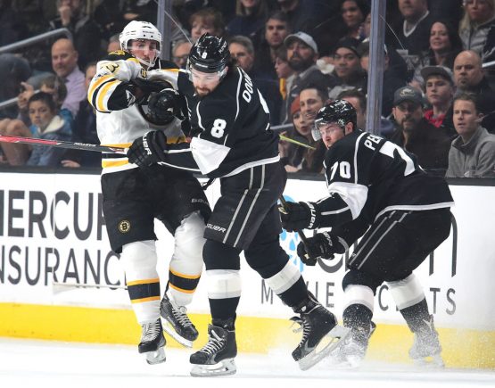 Boston Bruins v Los Angeles Kings