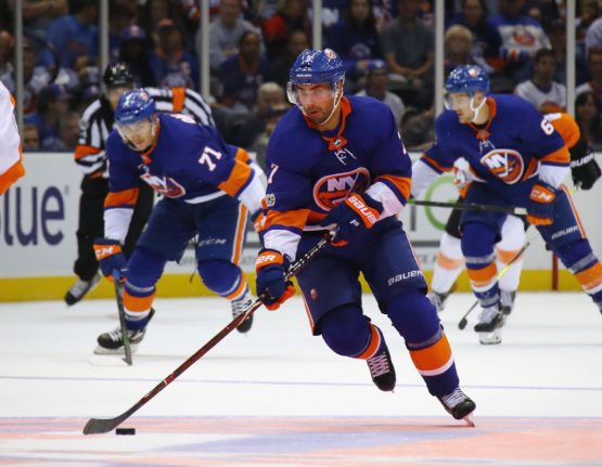 UNIONDALE, NY - SEPTEMBER 17: skates against the New York Islanders during a preseason game at the Nassau Veterans Memorial Coliseum on September 17, 2017 in Uniondale, New York. The Islanders defeated the Flyers 3-2 in overtime. (Photo by Bruce Bennett/Getty Images)