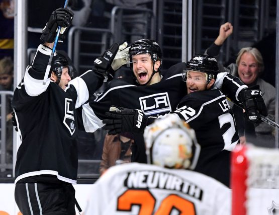 Philadelphia Flyers v Los Angeles Kings